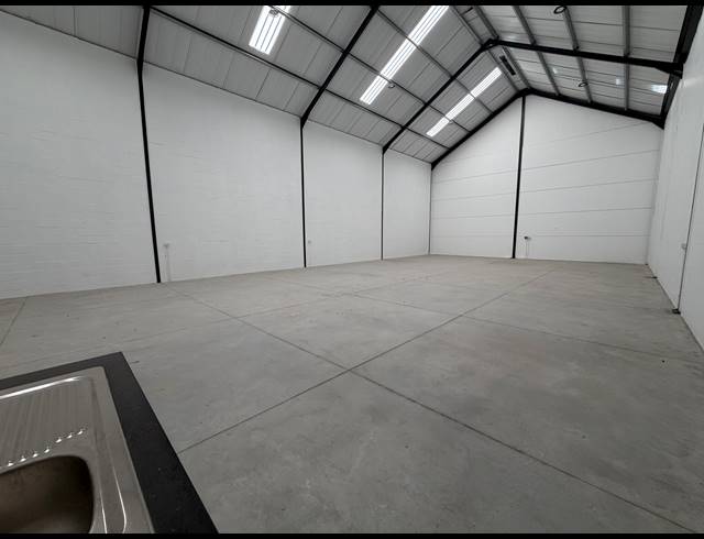 332M² WAREHOUSE TO LET IN FIRGROVE